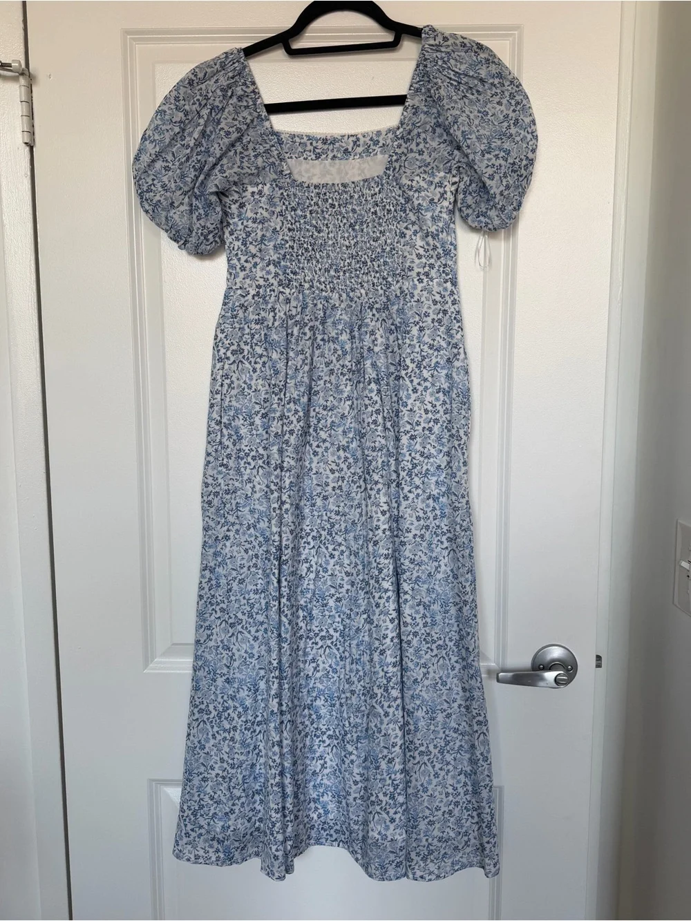 Blue Floral Puff-Sleeve Maxi Dress